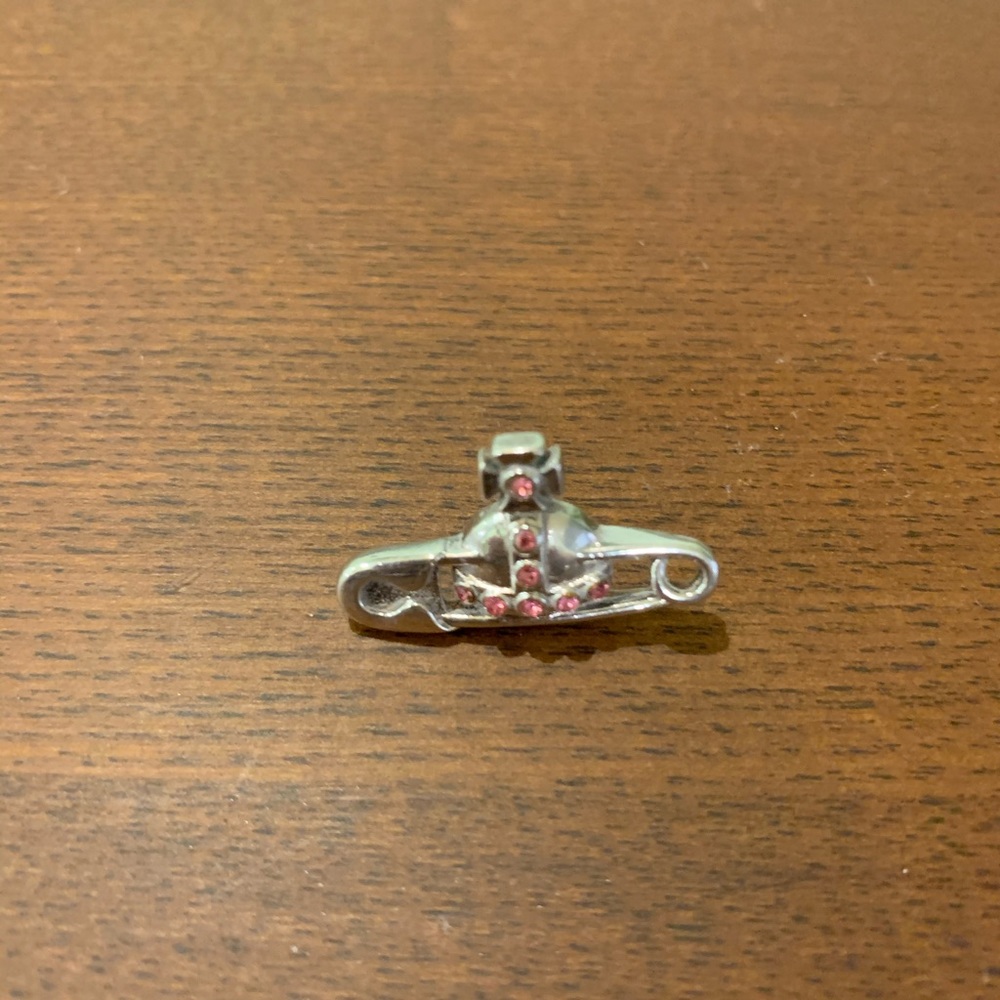 vivienne westwood safety pin earring